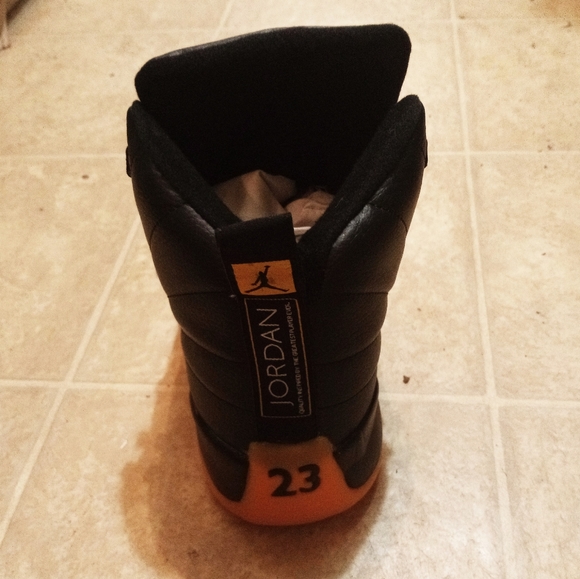 Jordan 12 - Picture 2 of 3